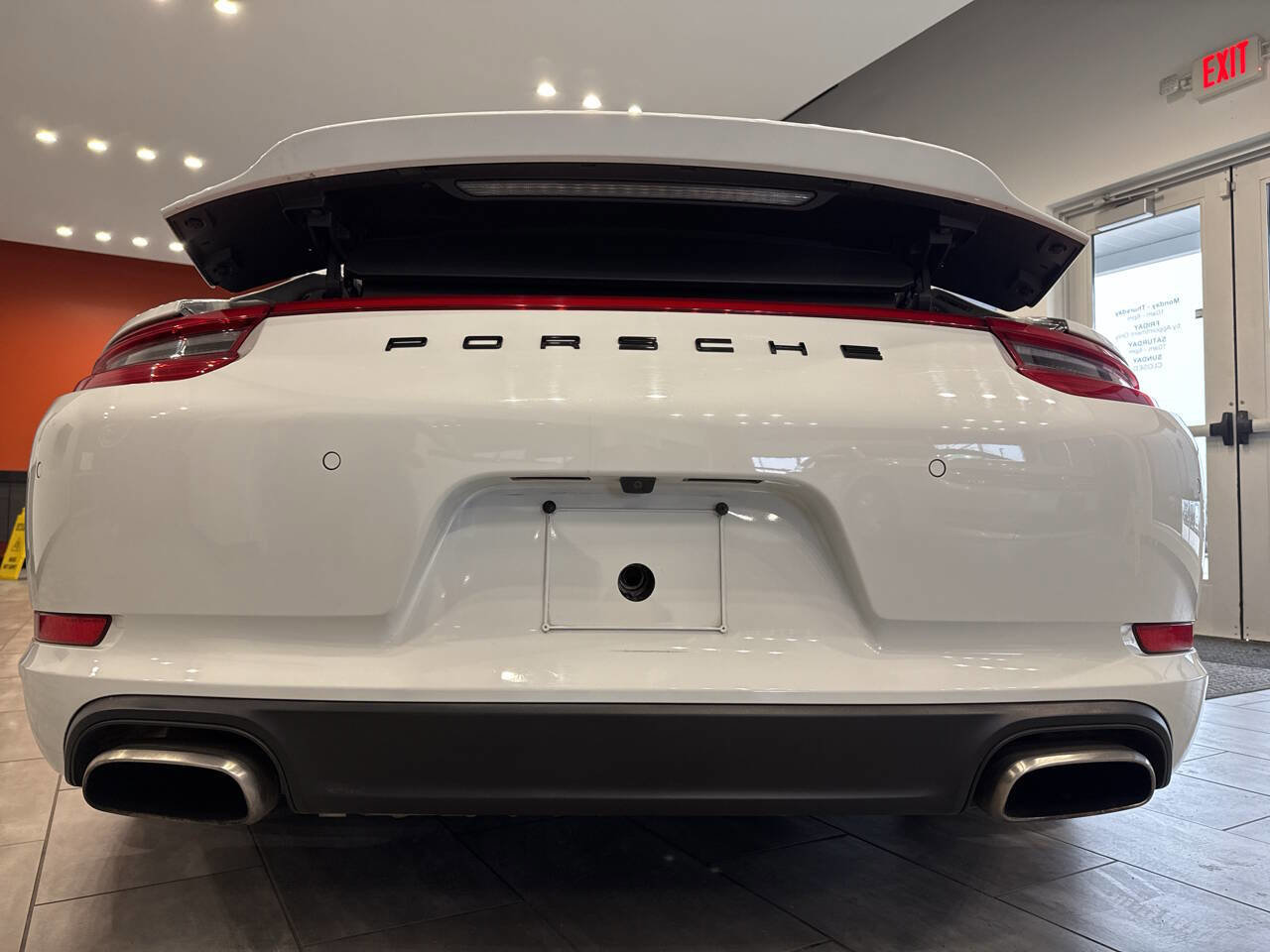 Used 2019 Porsche 911 Carrera 4 w/ Sportdesign Package image 31