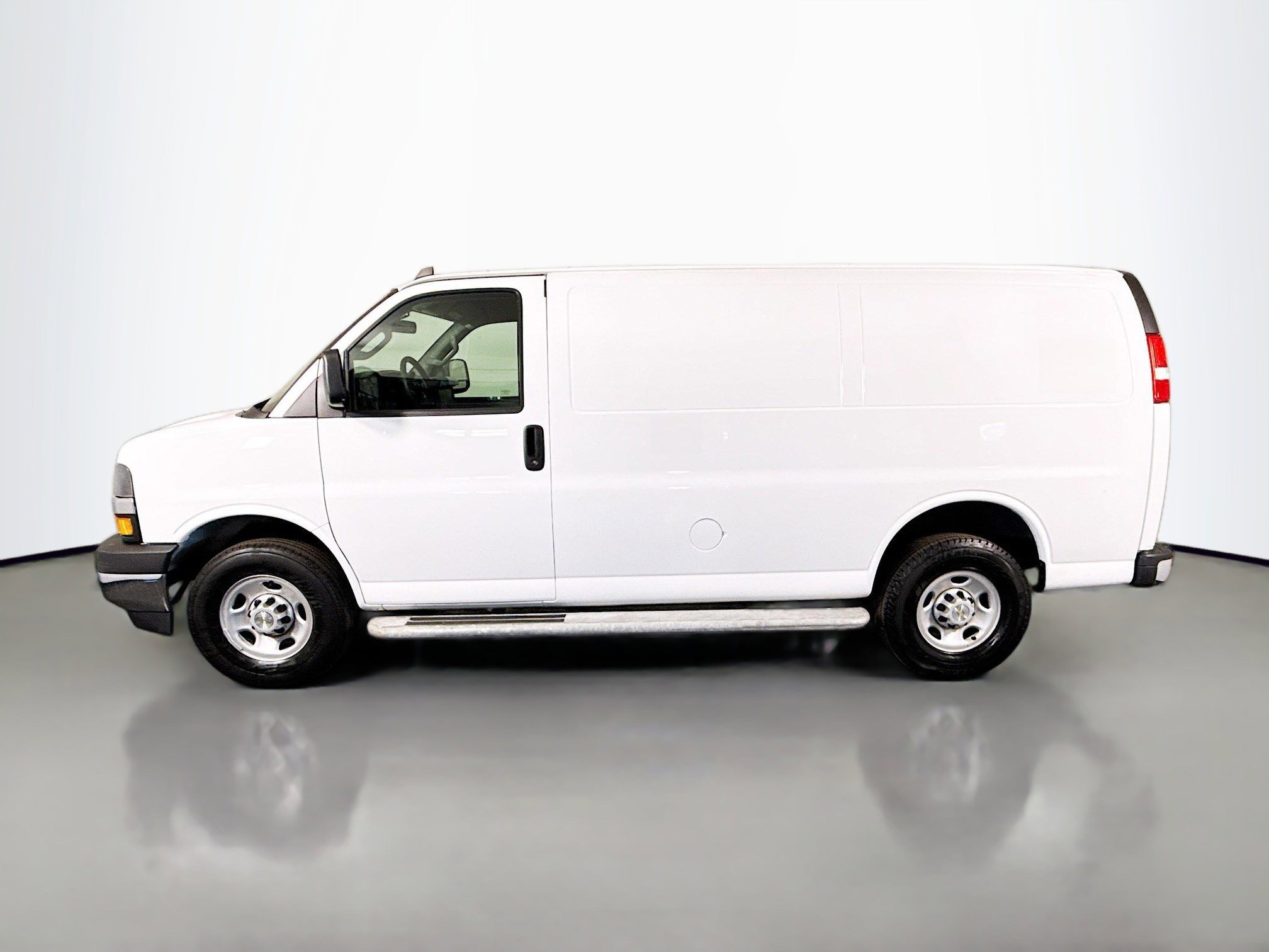 Used 2023 Chevrolet Express 2500 w/ Driver Convenience Package image 6