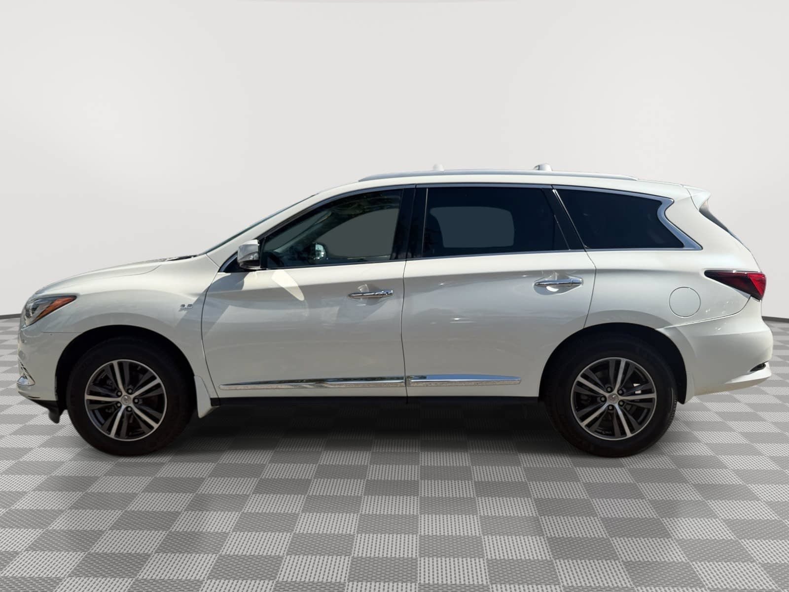 Used 2017 INFINITI QX60 Luxe w/ Premium Plus Package AWD/4WD image 5