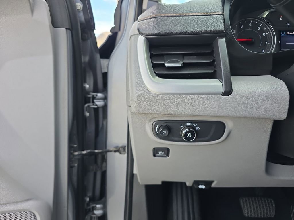 Used 2021 GMC Terrain SLE image 18