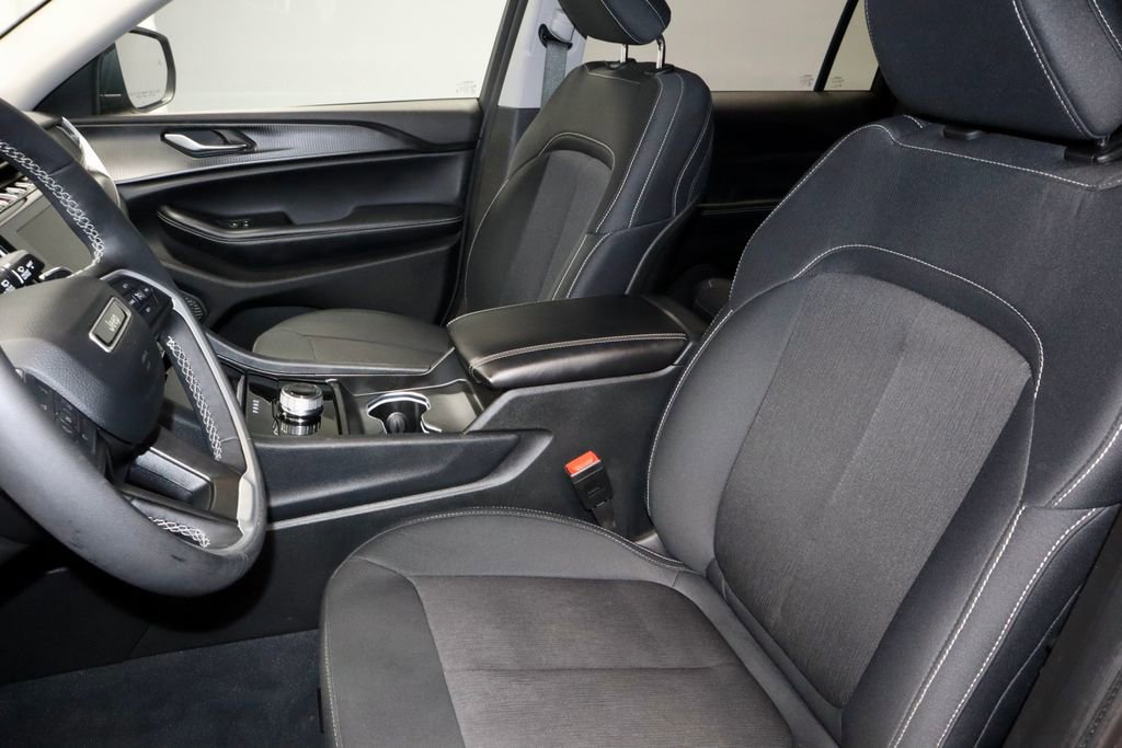 Used 2024 Jeep Grand Cherokee L Laredo w/ Luxury Tech Group I image 26