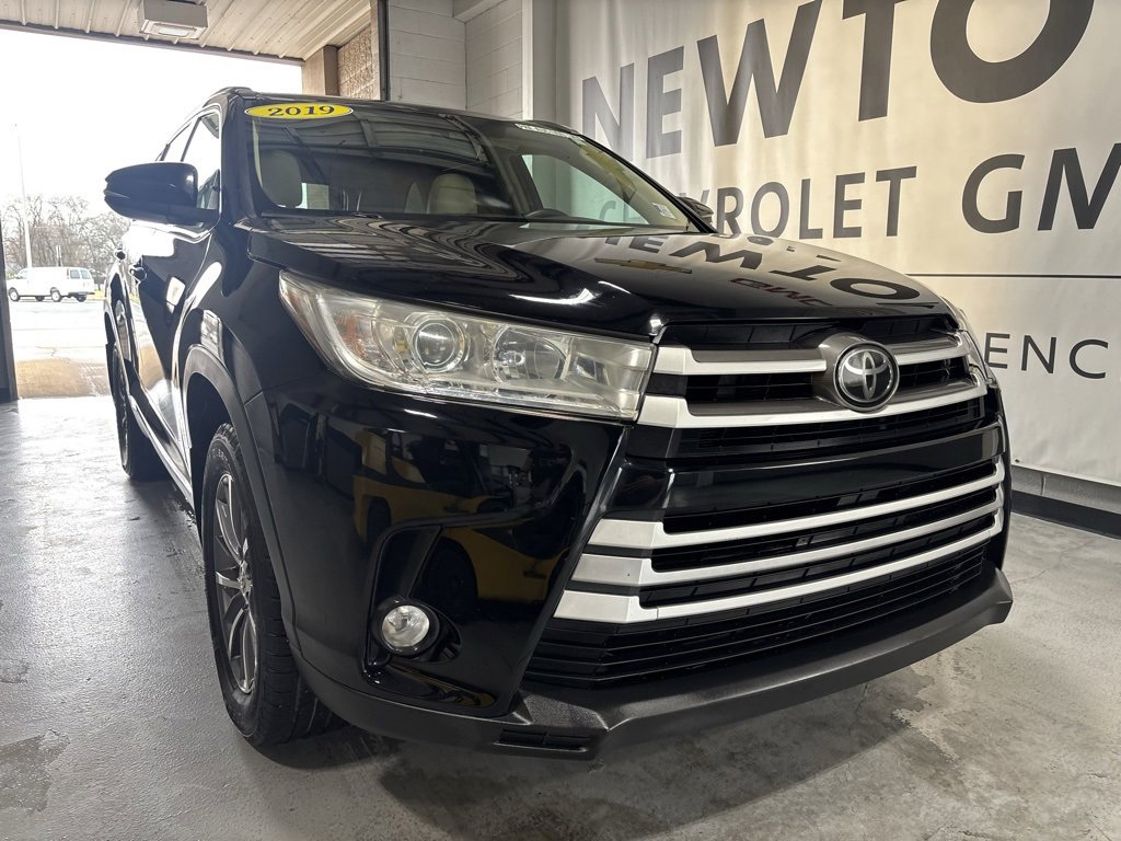 Used 2019 Toyota Highlander XLE image 38