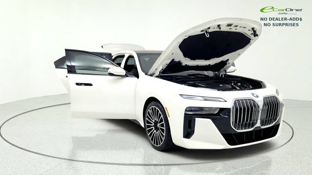 Used 2026 BMW 740i RWD image 11