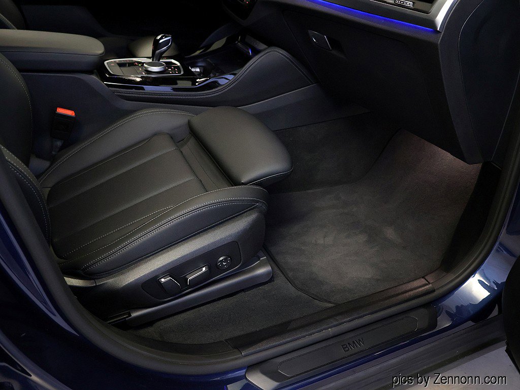 Used 2025 BMW X4 xDrive30i w/ Premium Package image 38