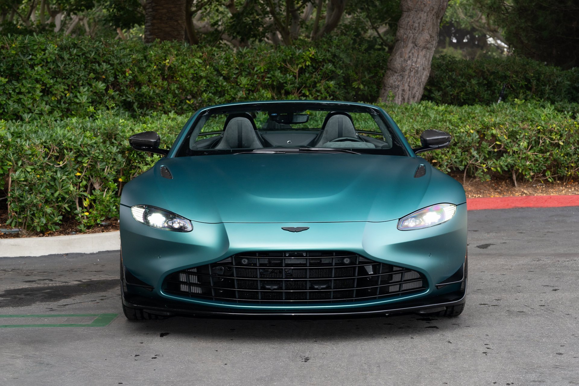 Used 2023 Aston Martin V8 Vantage Roadster image 6