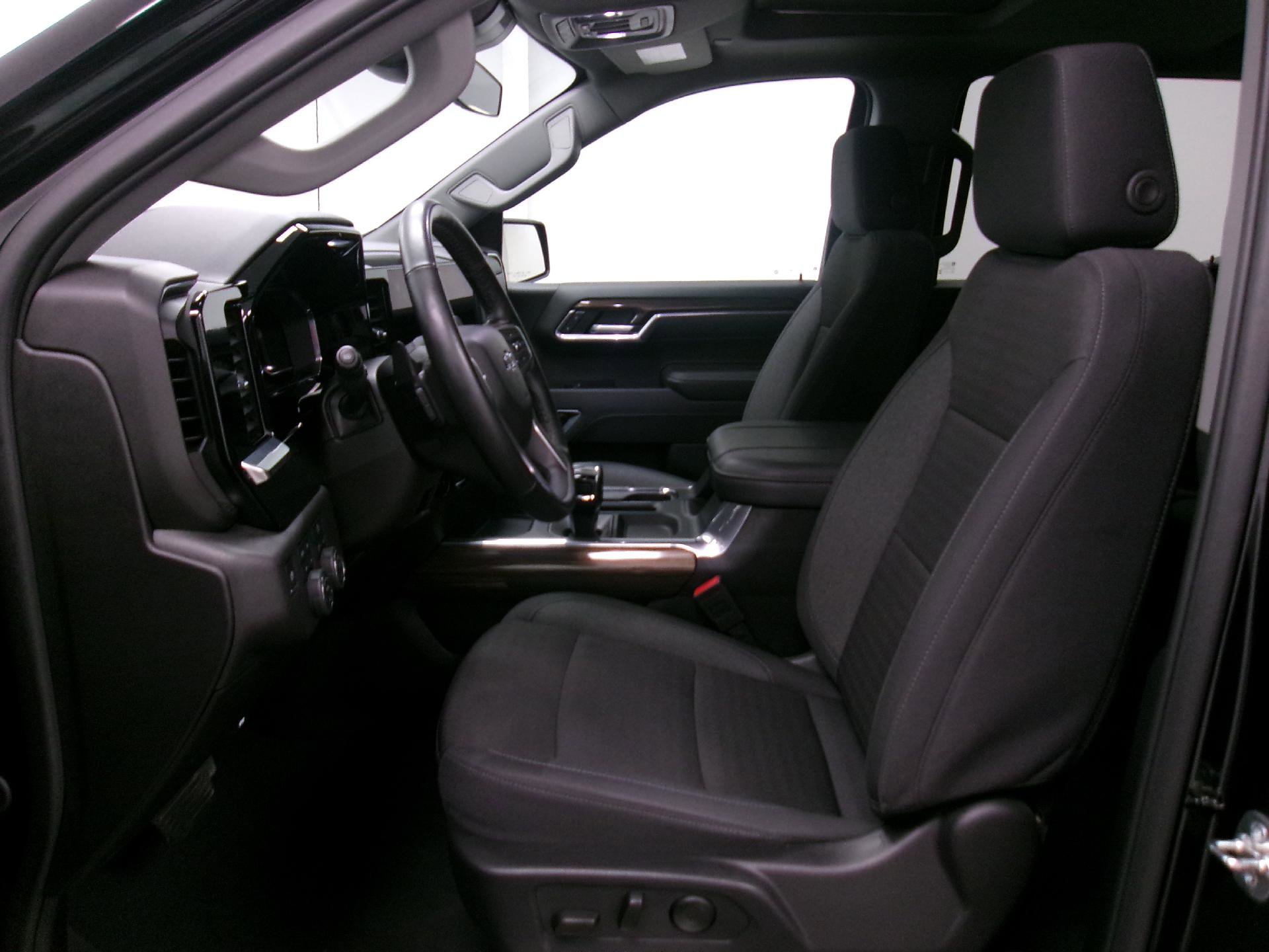 Certified 2025 Chevrolet Silverado 1500 RST w/ Convenience Package II AWD/4WD image 8