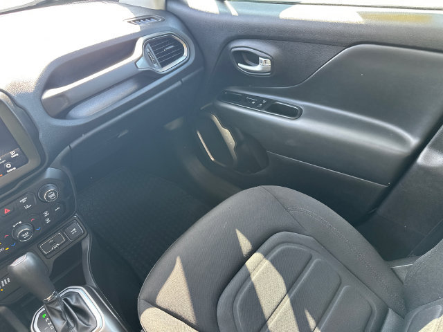 Used 2022 Jeep Renegade Latitude AWD/4WD image 20