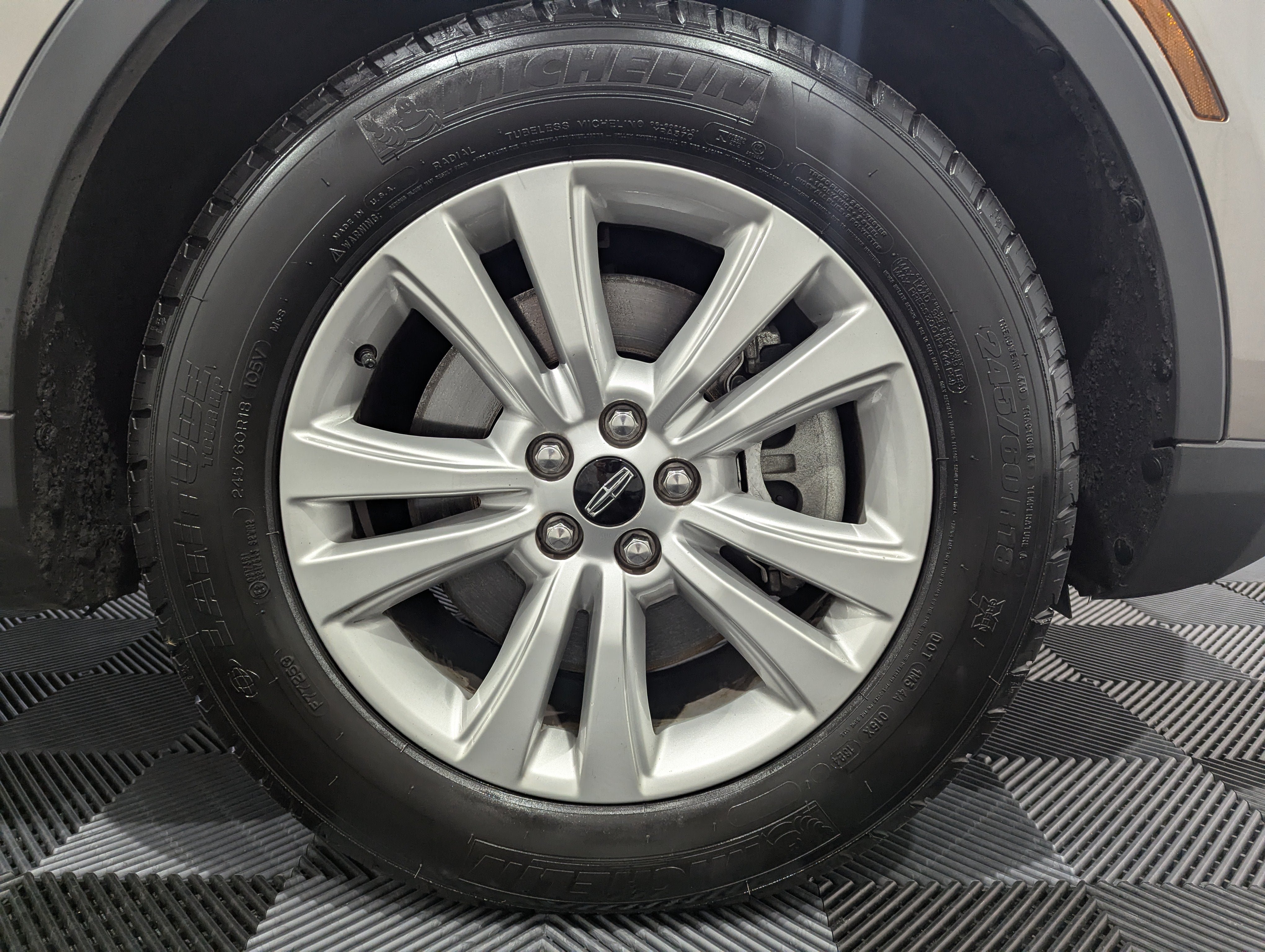 Used 2018 Lincoln MKX Premiere AWD/4WD image 5