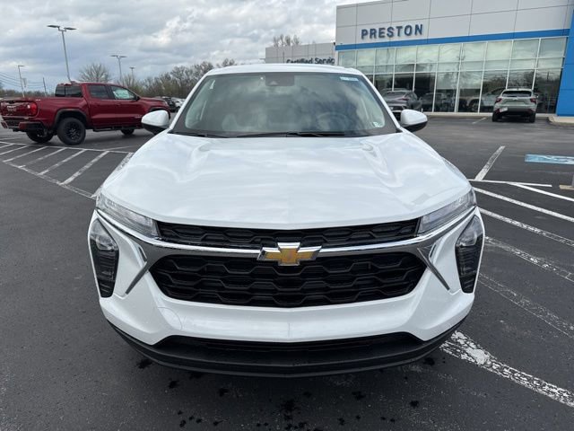 New 2026 Chevrolet Trax LS image 2