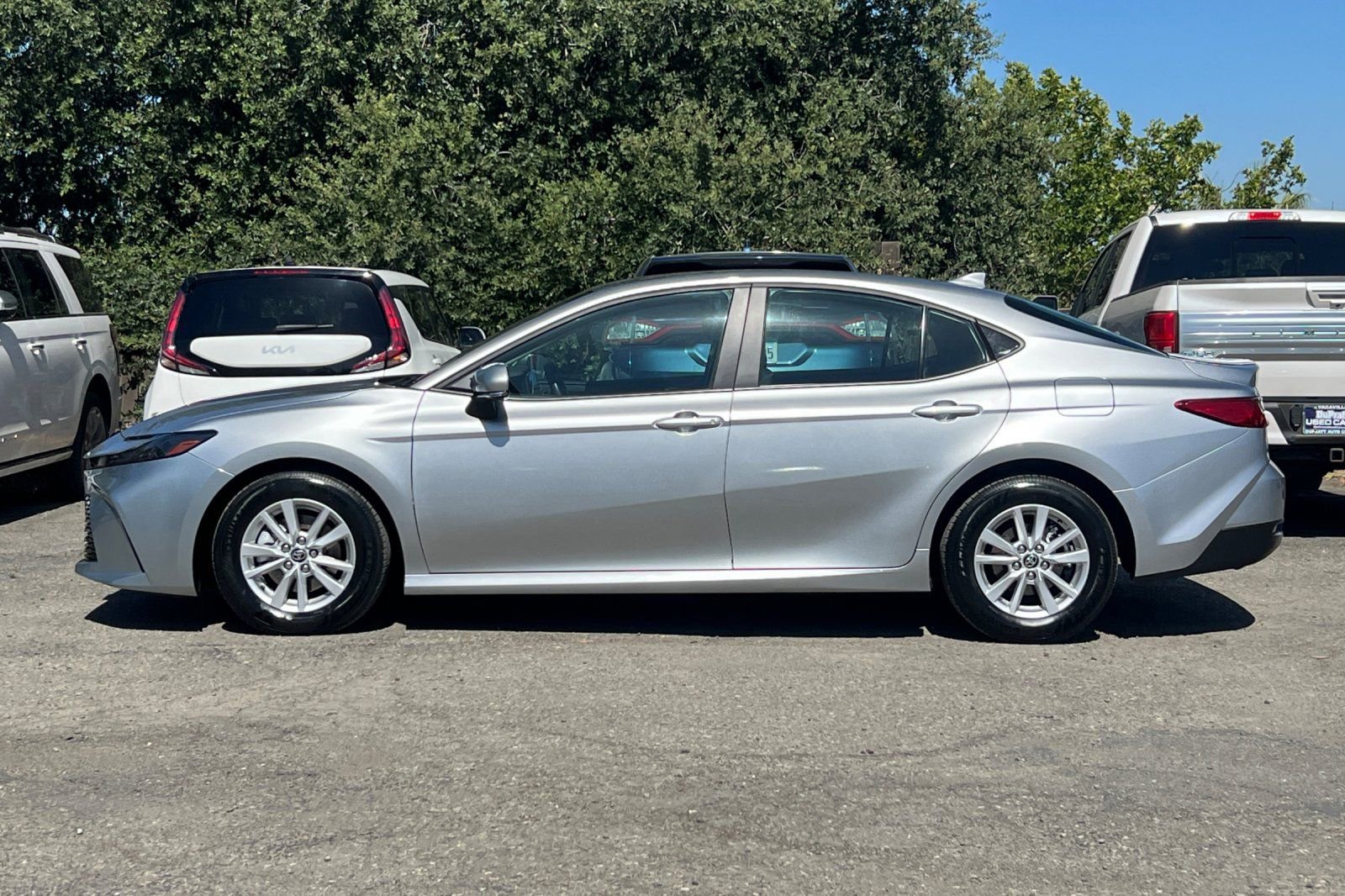 Used 2025 Toyota Camry LE FWD image 7