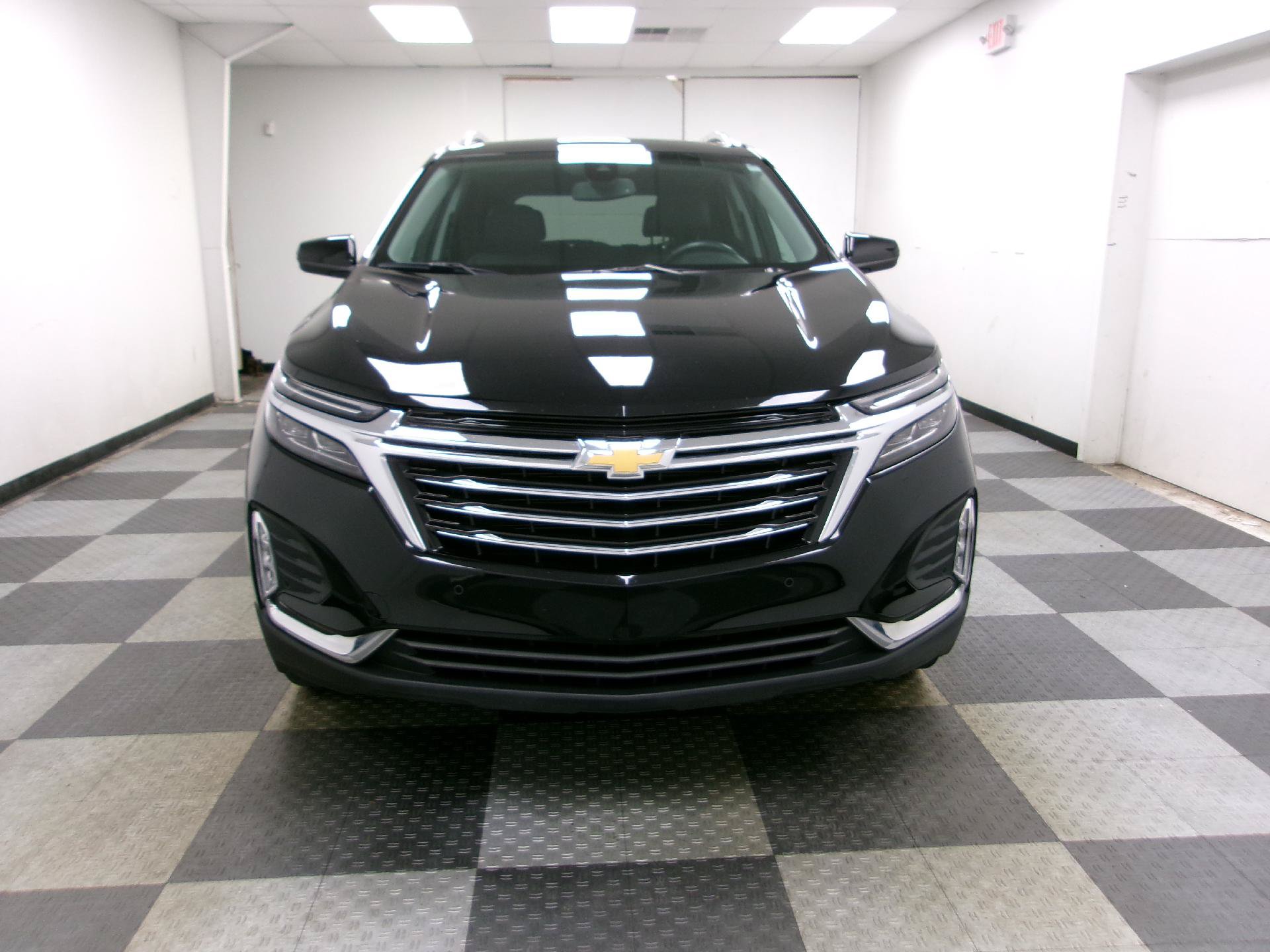 Used 2023 Chevrolet Equinox Premier w/ LPO, Floor Liner Package AWD/4WD image 15