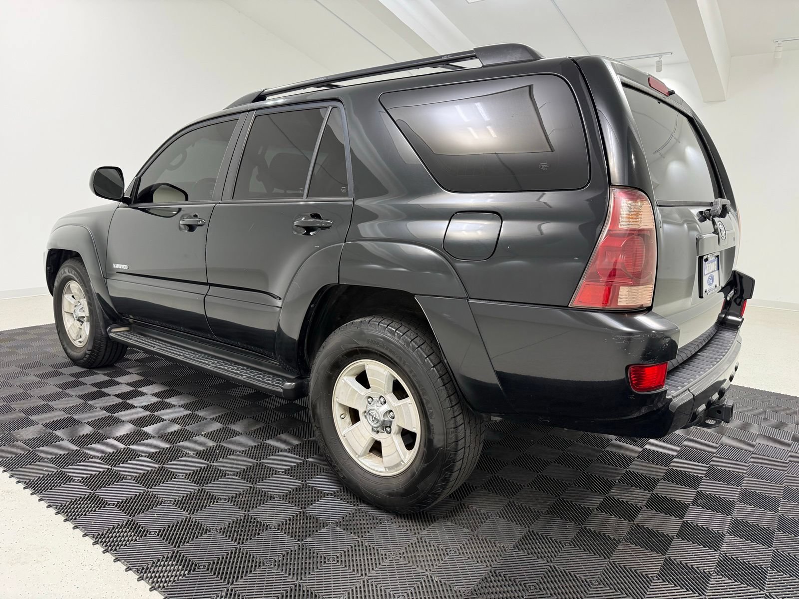 Used 2005 Toyota 4Runner Limited RWD image 3