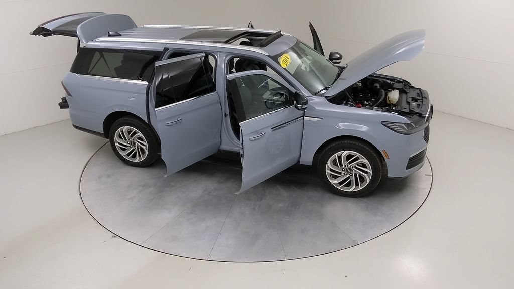 Used 2026 Lincoln Navigator L Reserve AWD/4WD image 51