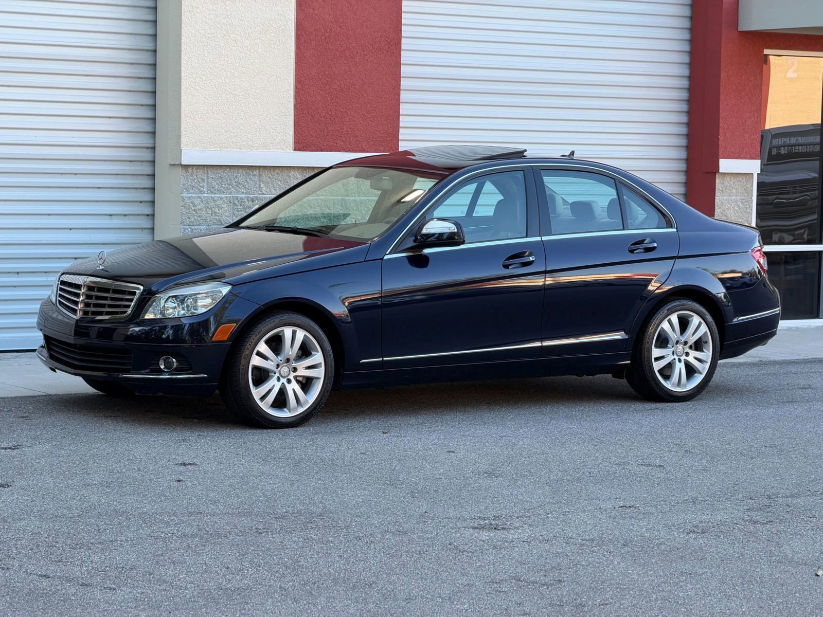 Used 2008 Mercedes-Benz C 300 Sedan image 10