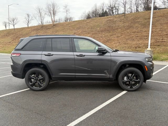 New 2025 Jeep Grand Cherokee Limited w/ Black Appearance Package AWD/4WD image 9