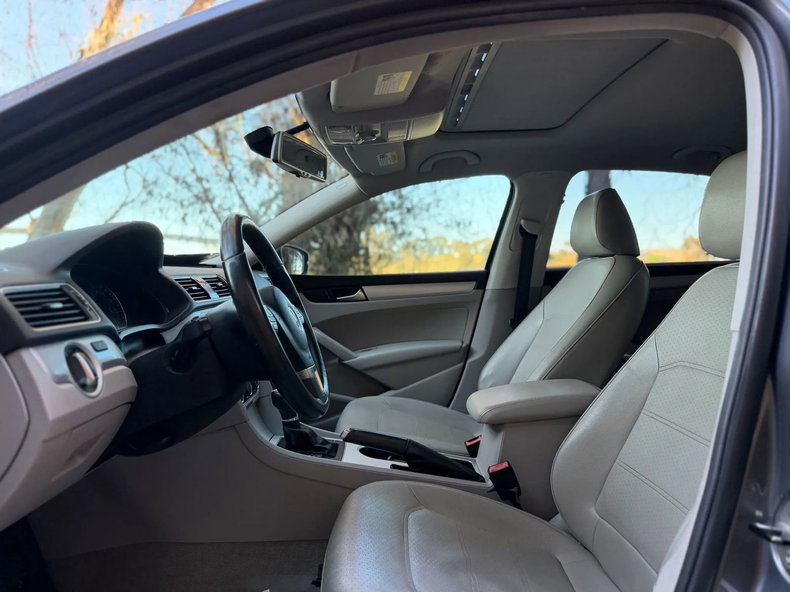 Used 2013 Volkswagen Passat 2.5 SE image 9