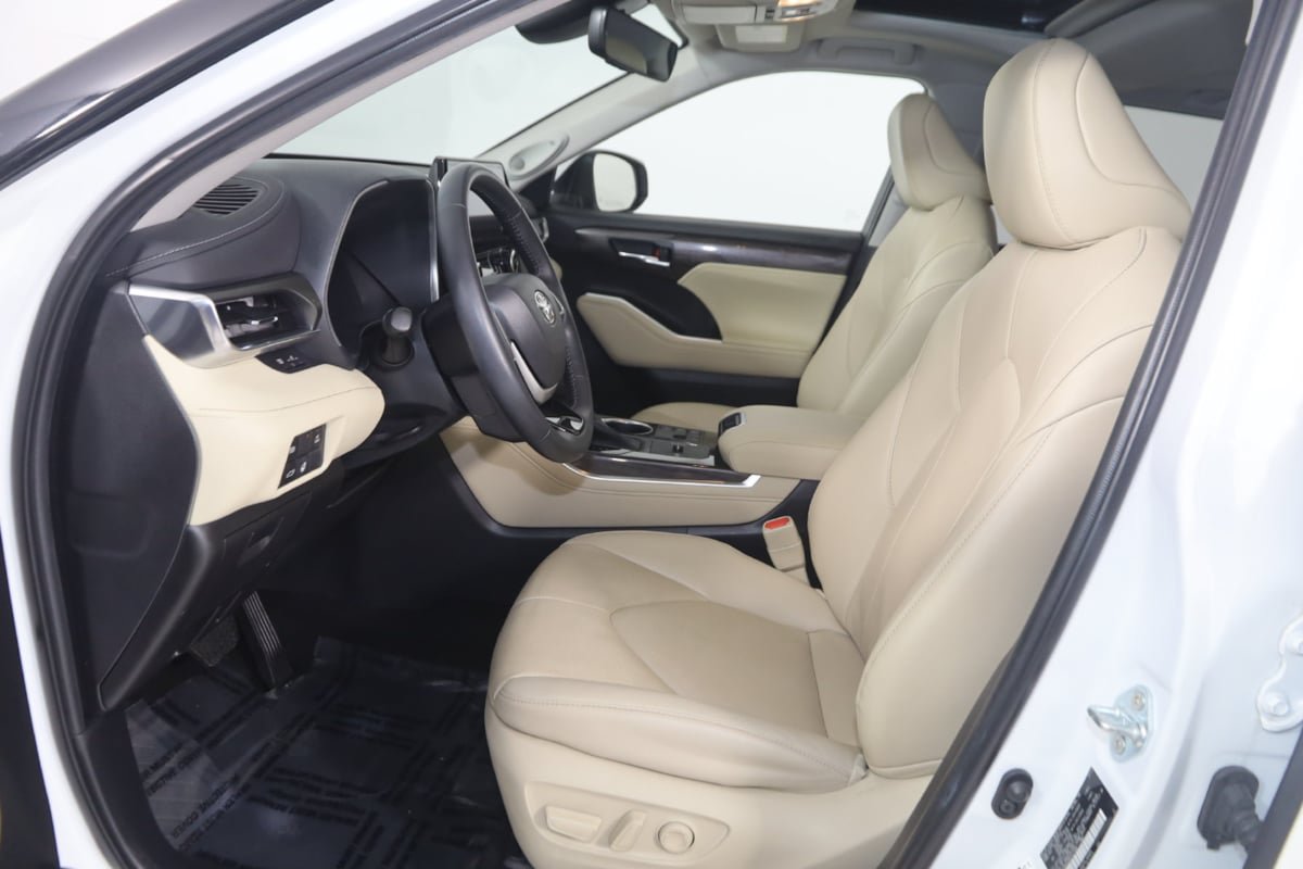 Used 2023 Toyota Highlander Limited AWD/4WD image 13