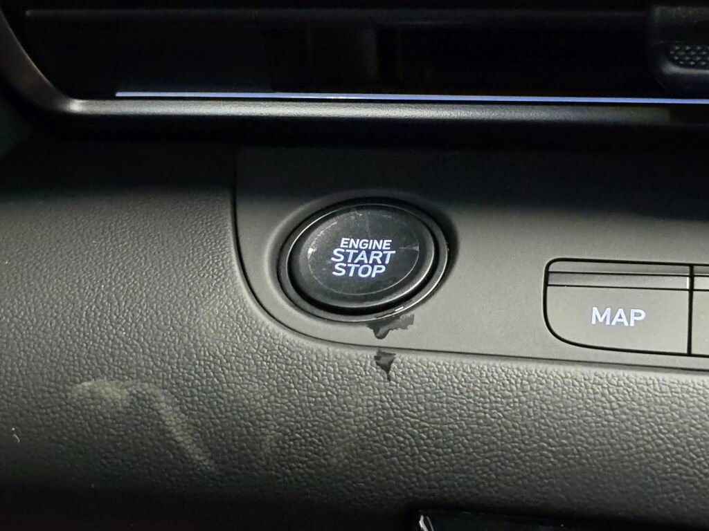 New 2025 Hyundai Elantra SEL image 22