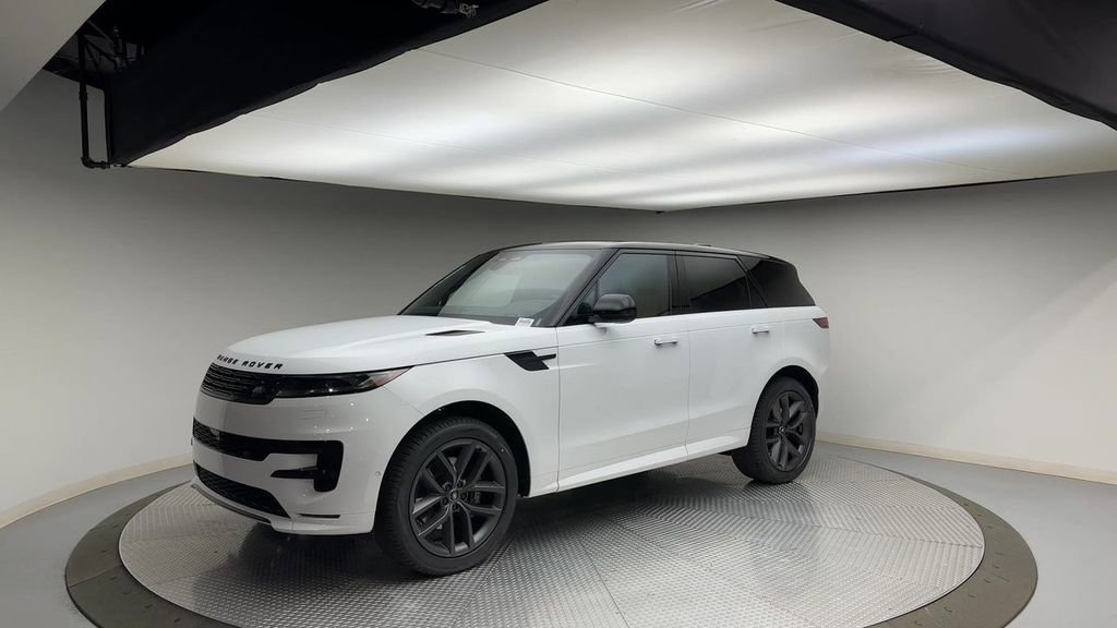 Used 2024 Land Rover Range Rover Sport Dynamic SE AWD/4WD image 4