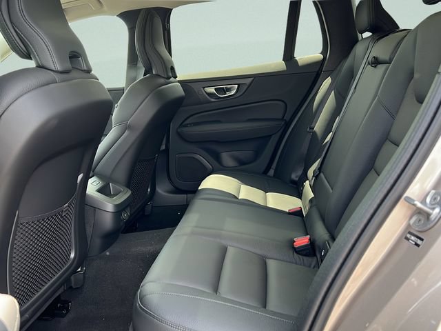 New 2026 Volvo V60 B5 Cross Country Plus w/ Protection Package Premier AWD/4WD image 9