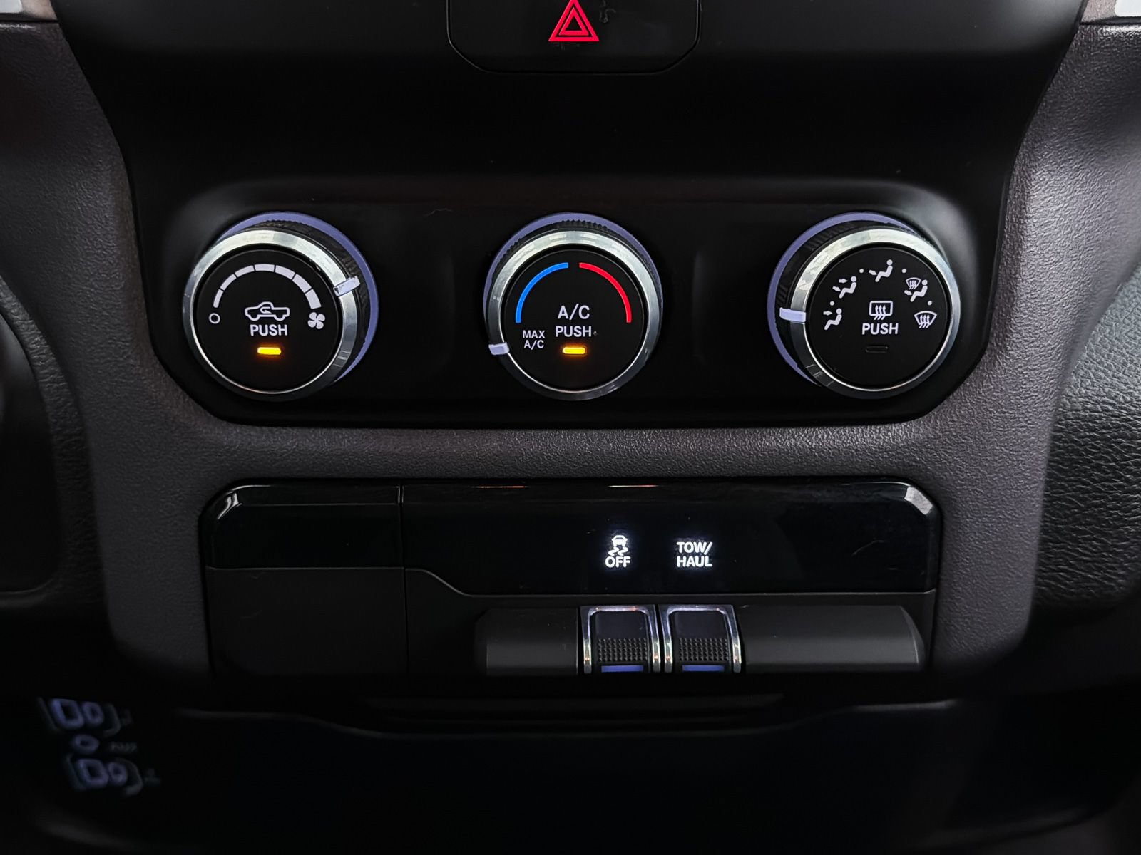 Used 2023 RAM 1500 4x4 Crew Cab image 25