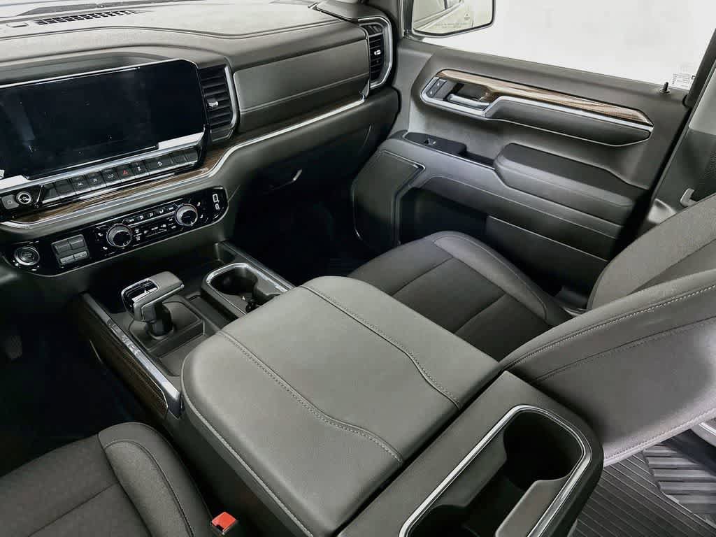 Used 2024 Chevrolet Silverado 1500 RST w/ Z71 Off-Road Package AWD/4WD image 11