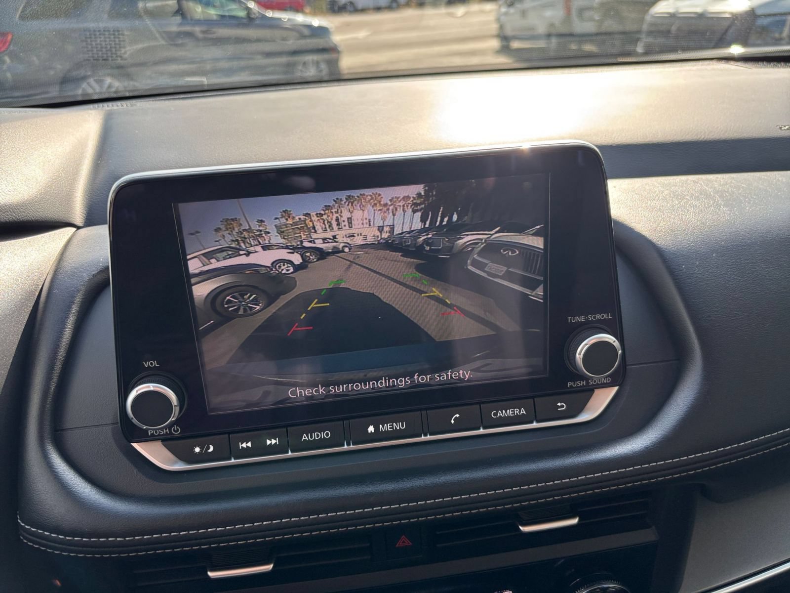 Used 2025 Nissan Rogue SV FWD image 25