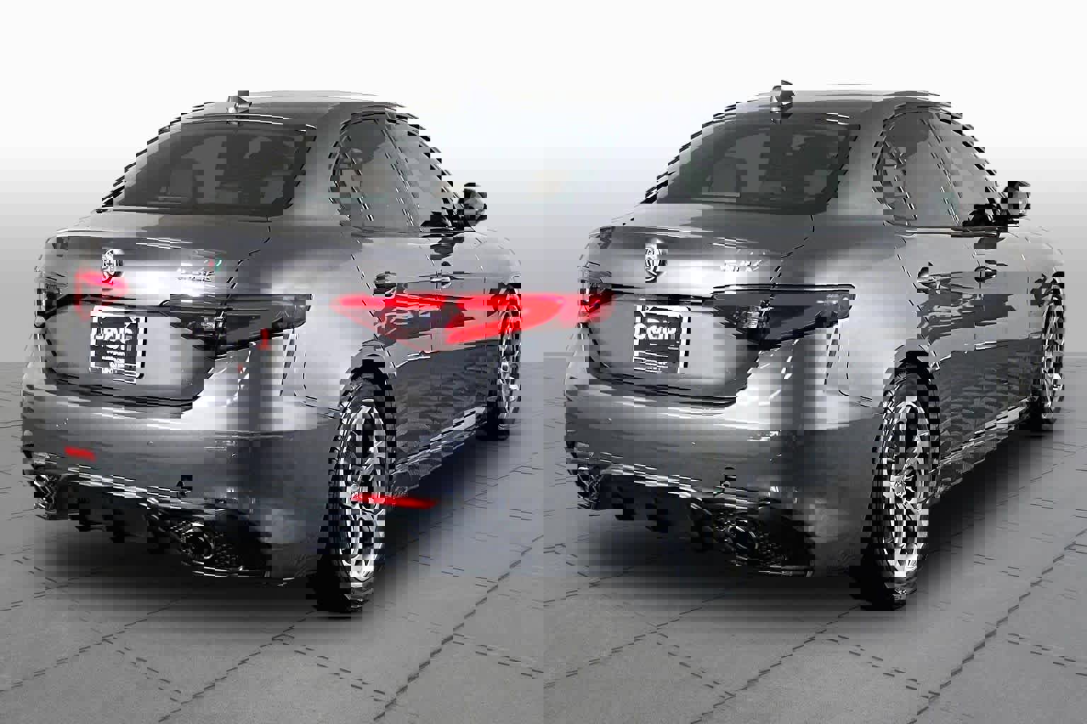 Used 2019 Alfa Romeo Giulia w/ Quick Order Package 22K Sport RWD image 13