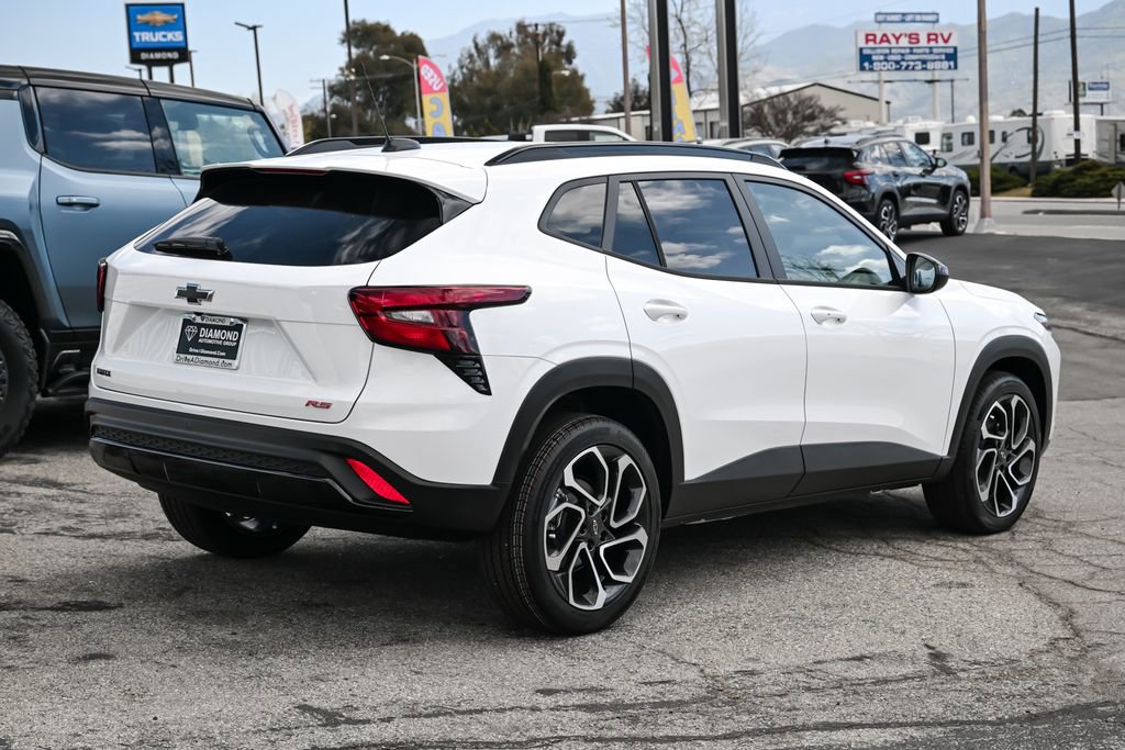 New 2026 Chevrolet Trax RS w/ Sunroof Package FWD image 4