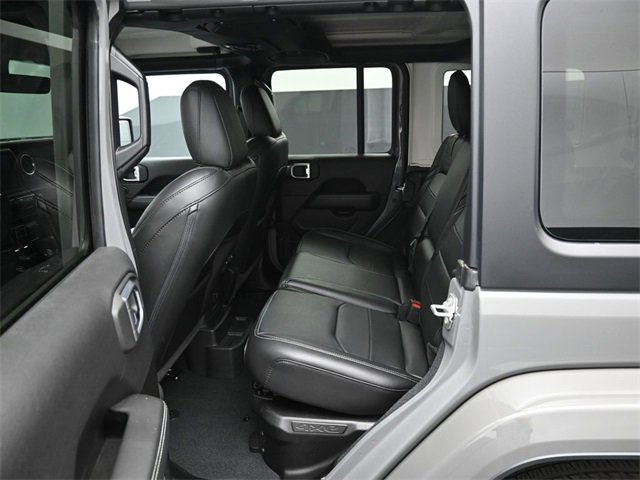 Used 2023 Jeep Wrangler Unlimited Sahara image 27