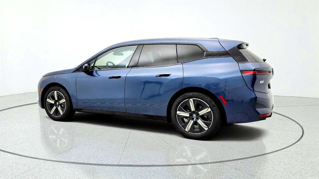 Used 2026 BMW iX xDrive45 w/ Premium Package AWD/4WD image 7