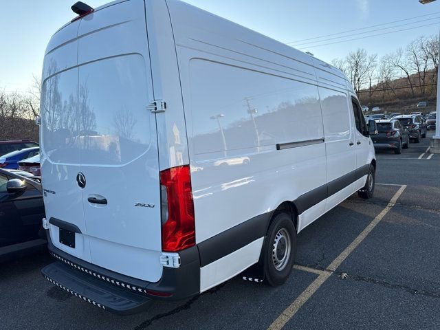 Used 2025 Mercedes-Benz Sprinter 2500 image 17