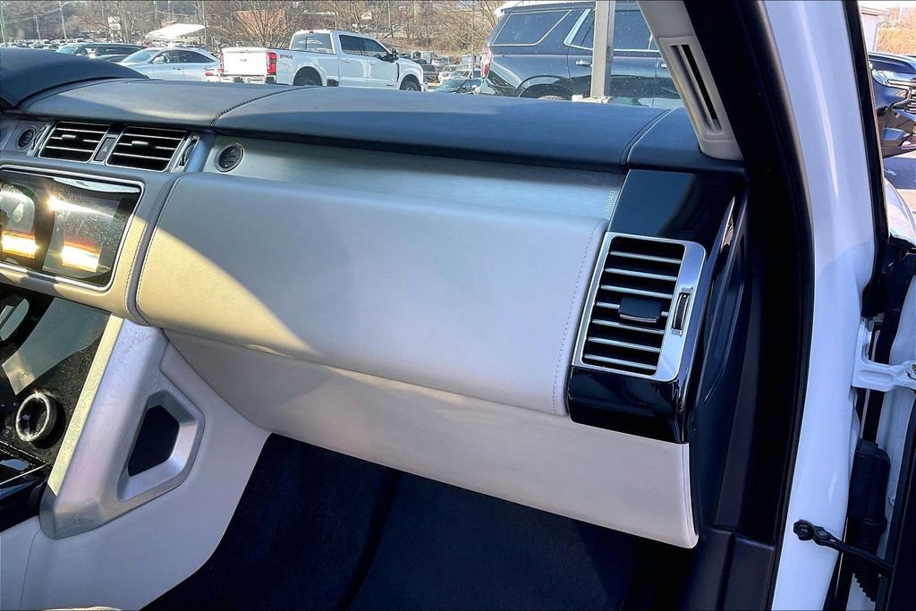 Used 2021 Land Rover Range Rover SV Autobiography Dynamic image 28