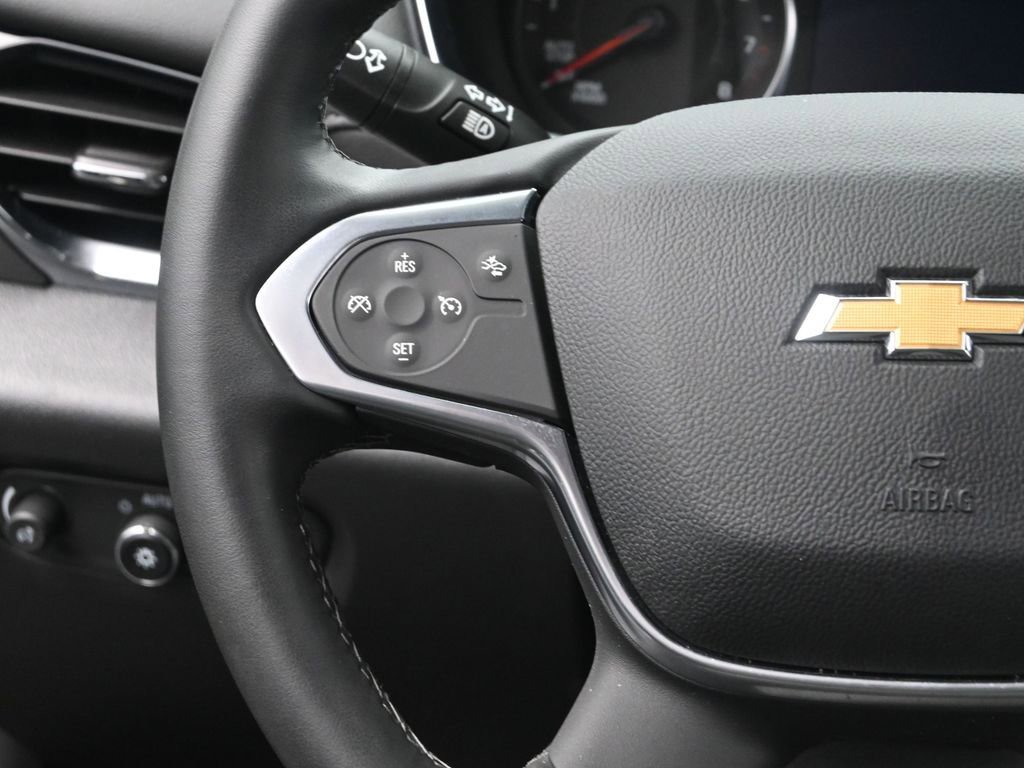 Used 2023 Chevrolet Traverse LT image 32