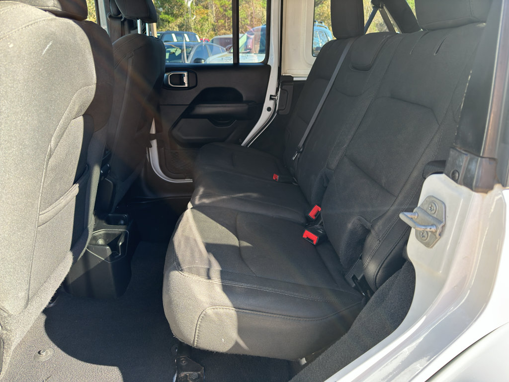 Used 2020 Jeep Wrangler Unlimited Sahara AWD/4WD image 20