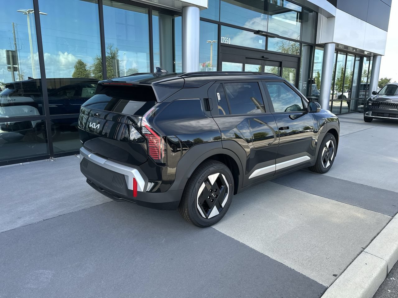 New 2027 Kia EV3 Wind FWD image 19