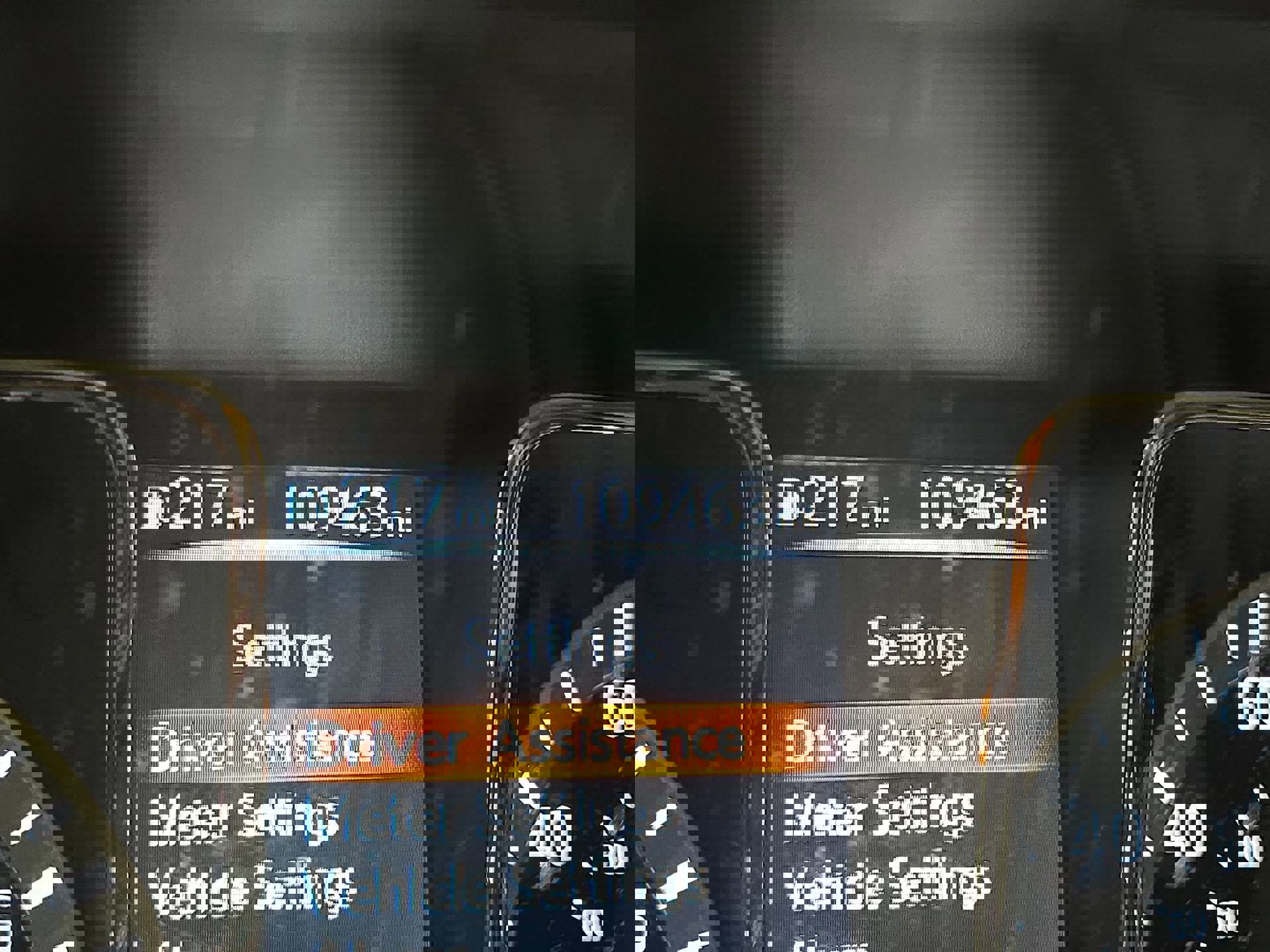 Used 2017 Nissan Titan SV image 15