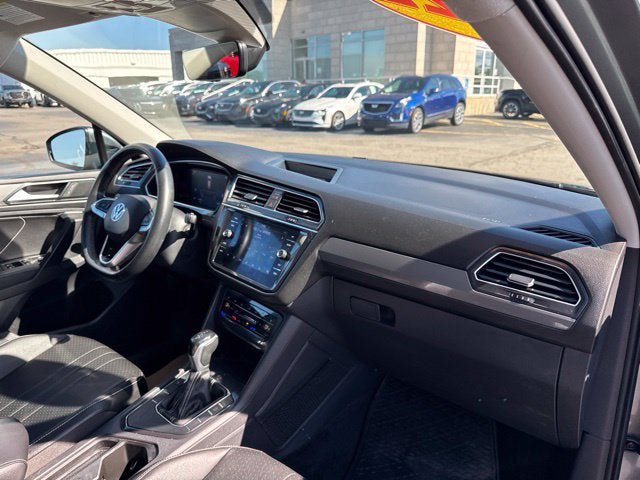 Used 2022 Volkswagen Tiguan SE FWD image 28