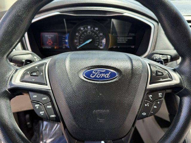 Used 2017 Ford Fusion SE w/ Fusion SE Technology Package image 20