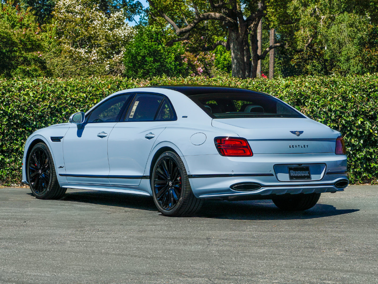 New 2025 Bentley Flying Spur Plug-In Hybrid AWD/4WD image 5