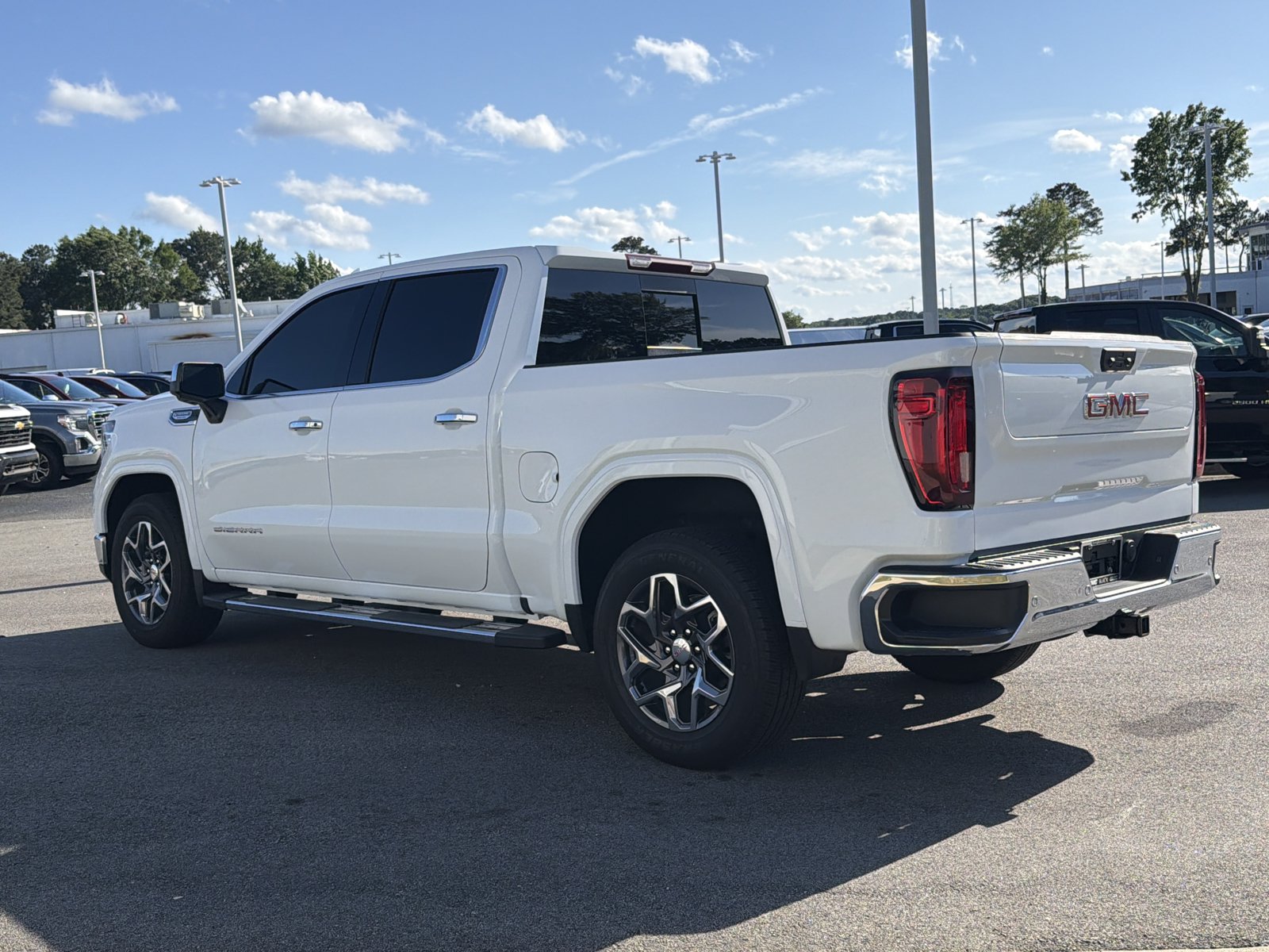 Used 2026 GMC Sierra 1500 SLT RWD image 10