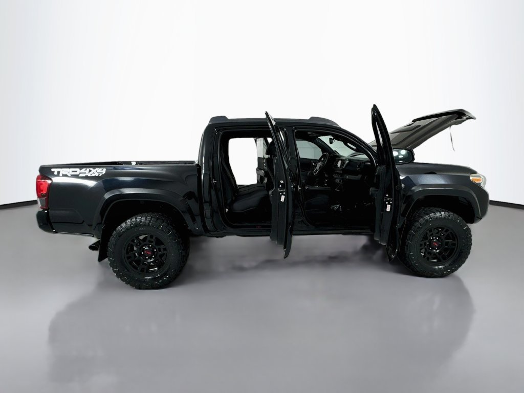 Used 2019 Toyota Tacoma TRD Sport AWD/4WD image 24