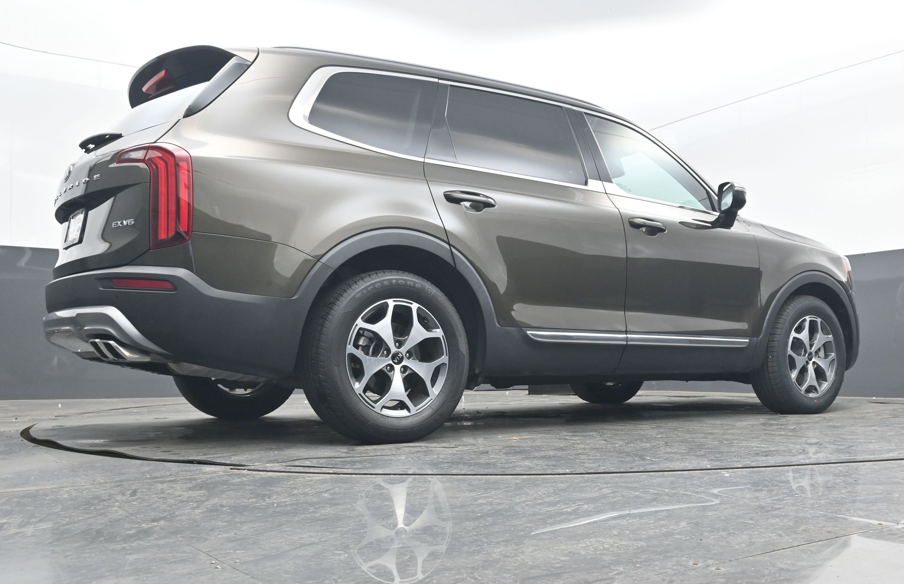 Used 2021 Kia Telluride EX image 27