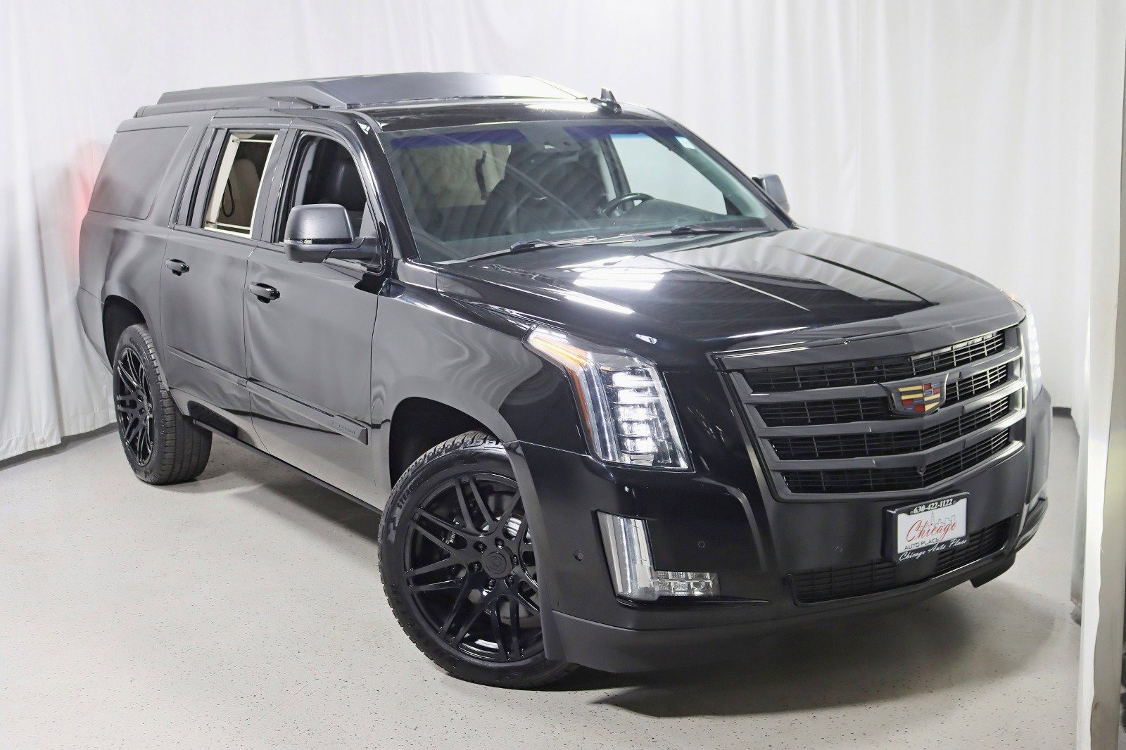 Used 2017 Cadillac Escalade ESV Luxury image 6