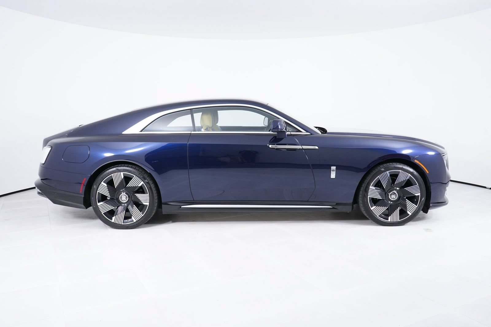 Used 2025 Rolls-Royce Spectre w/ Leather Finishing Pack AWD/4WD image 8