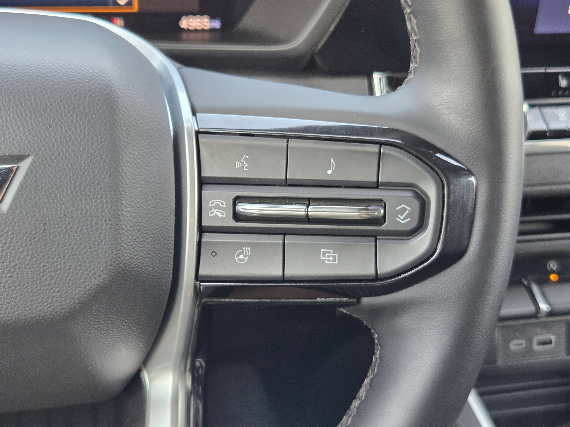 Certified 2025 Chevrolet Colorado Trail Boss AWD/4WD image 13