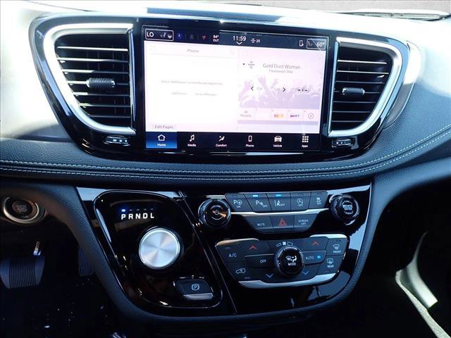New 2025 Chrysler Pacifica Select FWD image 19