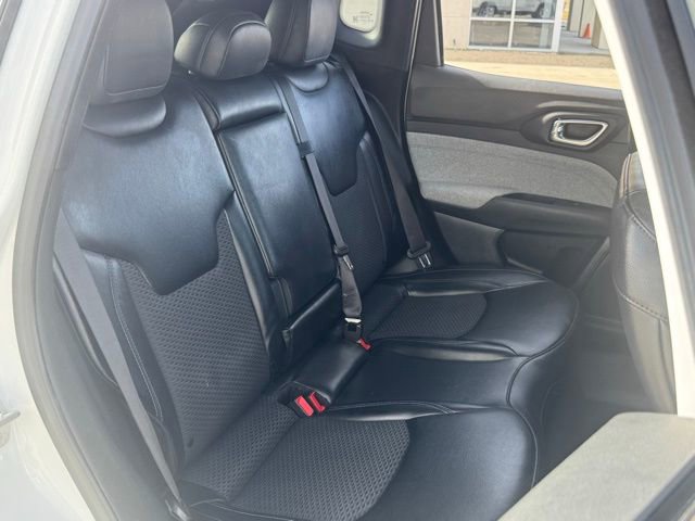 Used 2023 Jeep Compass Latitude image 40