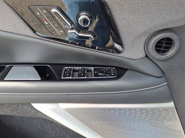 New 2026 Cadillac Optiq Luxury 1 image 8