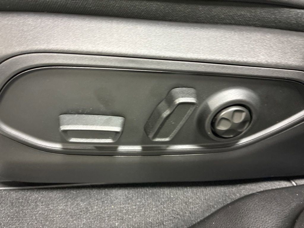 New 2026 Jeep Grand Cherokee Altitude AWD/4WD image 11